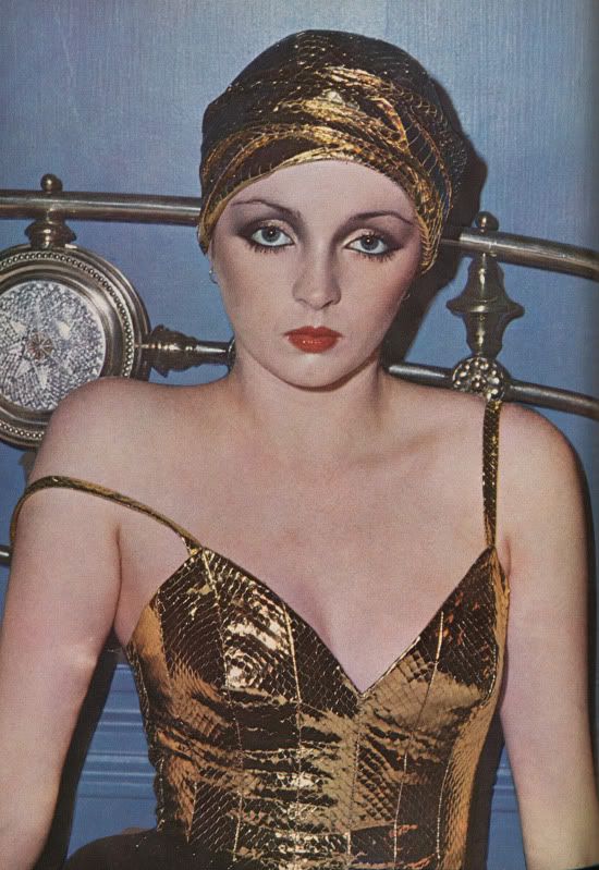 1973, Givenchy cobra turban and bra top - photographed by David Bailey for Vogue UK Catherine Baba, 70s Makeup, 70s Glam, Guy Bourdin, David Bailey, Lauren Hutton, Paris Vintage, Vogue Uk, Vintage Makeup