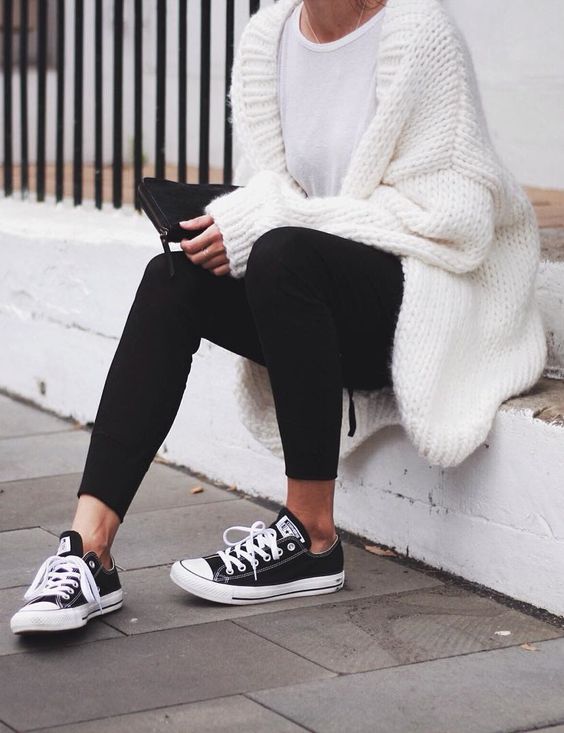 Lazy Girl Outfits, Outfit Converse, Outfits Leggins, Converse Outfits, Comfy Outfits Winter, Look Legging, How To Wear Leggings, Yoga Outfits, Outfits With Converse