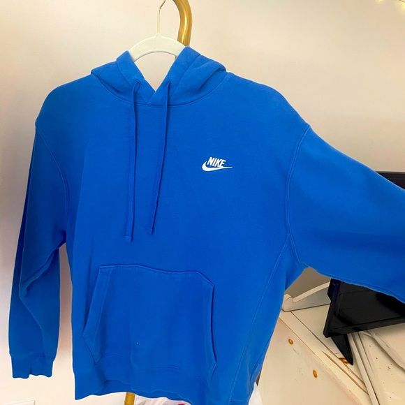 Royal blue nike hoodie, Size medium Nike Sweatshirt Outfit, Nike Hoodie Outfit, Nike Fits, Royal Blue Nike, Nike Hoodies For Women, Blue Nike Hoodie, Nike Jumper, Cute Nike Outfits, Jersey Nike