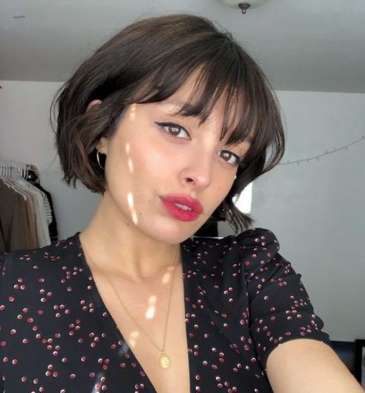 2023 Hair Inspiration, French Bob Wispy Bangs, Chin Length French Bob With Bangs, Chin Length Hair With Layers Texture, Short Hair Bob With Bangs, Pixie With Fringe, French Short Hair, Short French Bob With Bangs, Long Pixie With Bangs