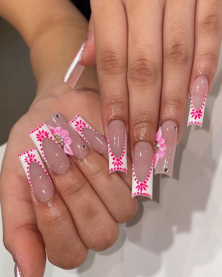 30 Perfect Nail Ideas to Inspire You Chic Nail Art, Nail Drawing, French Nail Designs, Snowflake Nails, Bling Acrylic Nails, Wedding Tattoos, Elegant Flowers, Snowflake Designs, Cool Nail Designs