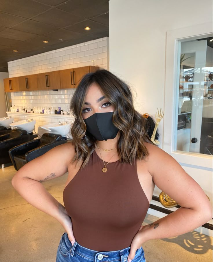 Honey Babylights, Balayage Fall, Short Hair Inspo, Short Hair Brown, Short Dark Brown Hair, Short Brunette Hair, Brown Hair Inspiration, Balayage Hair Caramel, Brown Hair With Caramel Highlights