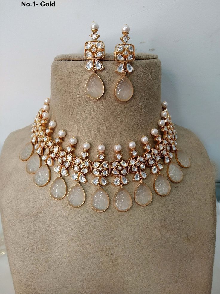 Stone Studded Necklace, Kundan Necklace For Wedding, Kundan Sets Indian Jewelry, Royal Necklaces, Girly Jewellery, Gold Kundan Necklace, Indian Jewelry Gold, Wedding Fits, Jewellery Kundan