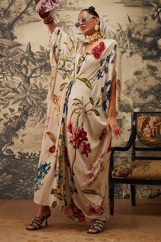 Buy Blue Crepe Printed And Embroidered Tropical V Neck Sunshine Kaftan & Pant Set For Women by Rishi & Vibhuti Online at Aza Fashions. Indian Editorial, Luxury Aesthetics, Sarees Traditional, Kaftan For Women, Printed Kaftan, Kaftan Top, Fashion Sarees, Placement Print, Sharara Set