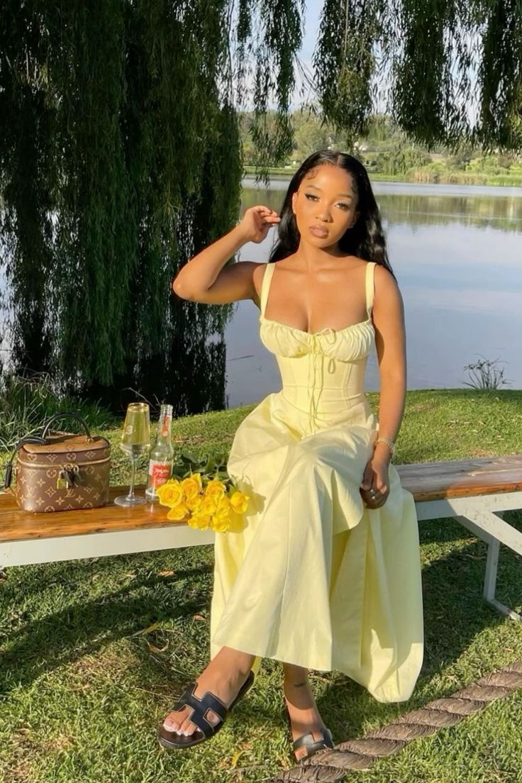 Yellow Dress Picnic, Yellow Birthday Outfits, Outfit Ideas For Picnic, Graduation Outfit Ideas For Guest Casual, Picnic Dress Aesthetic, Picnic Outfit Ideas Summer, Birthday Picnic Outfit, Picnic Outfits Aesthetic, Sundress Outfit Black Women