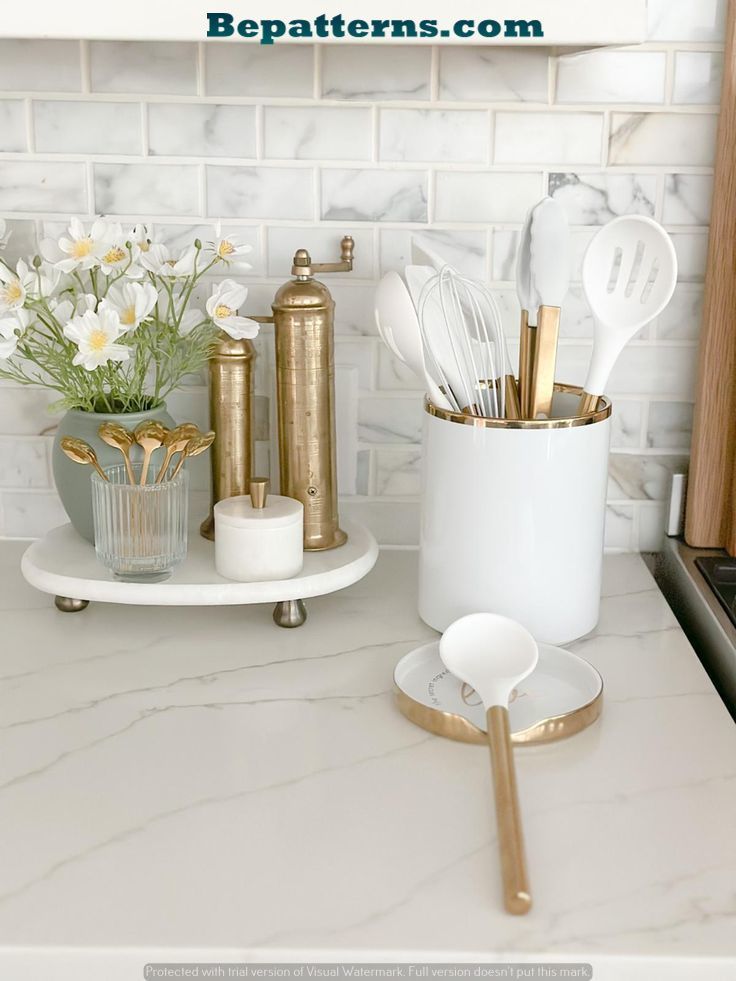 the kitchen counter is clean and ready to be used as a utensil holder