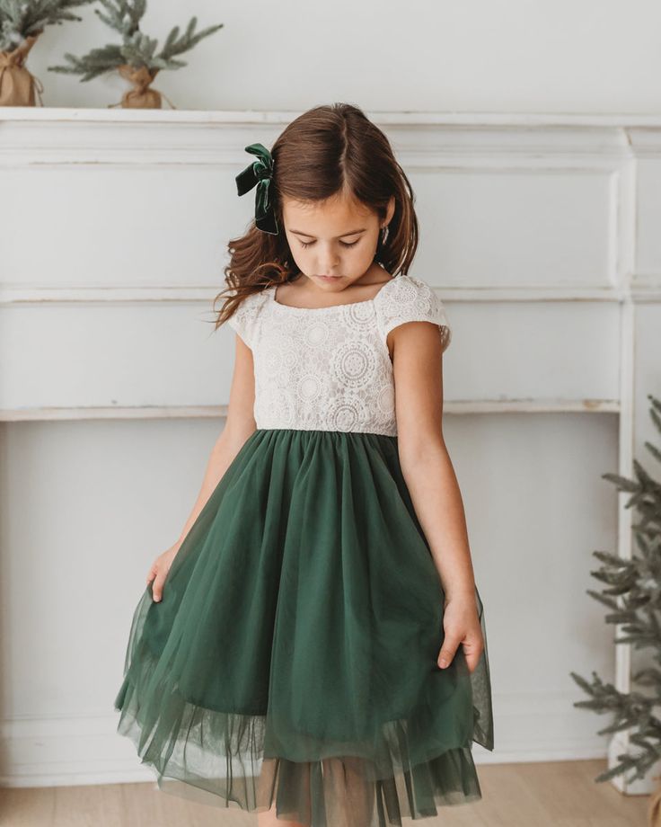 Aria Dress (green) – INDIE BLUE Green Christmas Outfit, Santa Minis, Green Tulle Dress, Indie Men, Wedding Kids Outfit, Aria Dress, Trendy Christmas Outfits, Dark Green Dress, Green Tulle