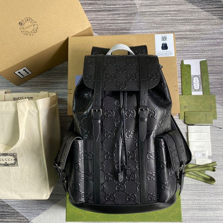 Size: Standard Size It comes with Dust box, Care manual, Tag, and Paper bag. Handbags Casual, Designer Backpacks, Sierra Leone, Mountaineering, Casual Backpack, Black Backpack, Brunei, Wallet Case, Bottega Veneta