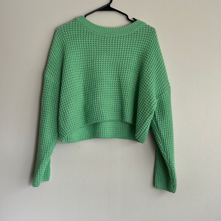 Never Worn, Super Soft Trendy Green Soft Knit Sweater, Chunky Knit Acrylic Tops For Spring, Green Textured Knit Cropped Sweater With Crew Neck, Green Textured Knit Long Sleeve Top, Green Long Sleeve Textured Cropped Sweater, Green Knit Top For Winter, Solid Knit Sweater For Spring, Winter Green Knit Top, Green Cropped Sweater For Winter