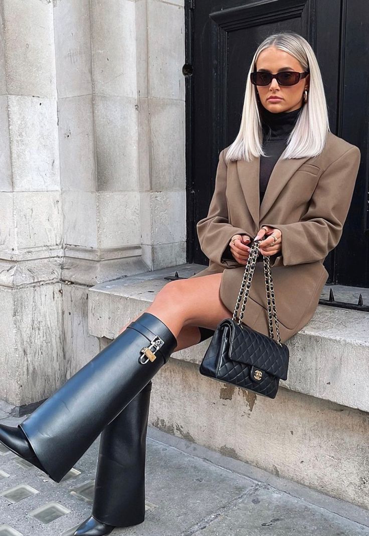 Givenchy Outfit, Givenchy Boots, Outfit Botas, Chanel Boots, Givenchy Shoes, Latest Instagram, Adore You, Fashion Photoshoot, Minimal Fashion