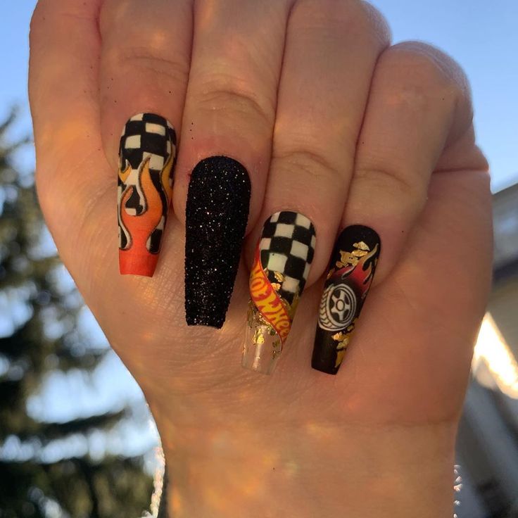 Deirdre Lowery on Instagram: “HOTWHEELS 🔥🏁 #nailstoinspire #hotwheels #nailsonfleek #nailpro #nailsofinstagram #nailfie #nailswag #nailpro #nailsaddict #nailsmag…” Race Car Nails Designs, Hot Wheels Nails, Chevy Nails, Race Nails, Nascar Nails, Car Nails, Racing Nails, Superhero Nails, Checkered Nails