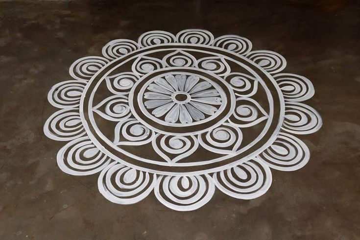 Small Jhoti Design, Simple Jhoti Chita Design, Easy Alpona Designs, Alpona Design Simple, Diwali Alpona, Alpona Design Bengali Easy Simple, Simple Alpona Design, Rangoli Designs Free Hand, Lakshmi Pooja Rangoli