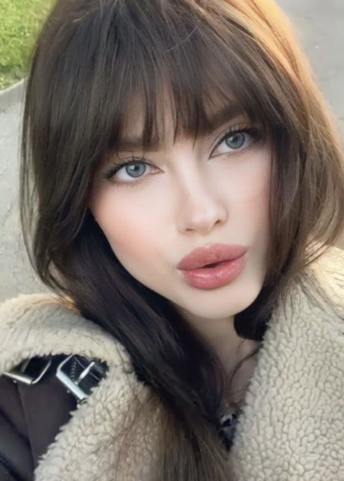 Pretty Face Shape, Korean Round Face, Round Lips, Natural Makeup Styles, Festival Make Up Ideas, No Make Up Make Up Look, Hair Pale Skin, Makeup Everyday, Hairstyles Korean