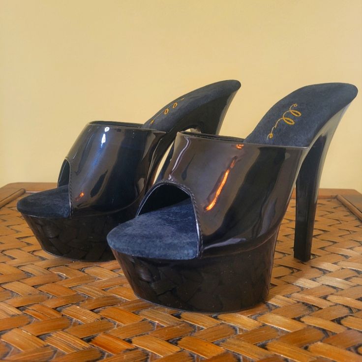 Brand New Ellie 6 Inch Platform Mules Sz9 Sleek Black Slip-on Heels, Black Slip-on Heels For Night Out, Casual Party Heels With Rubber Heel Cap, Extreme High Heels, Ellie Shoes, Cute Shoes Heels, Platform Mules, Funky Shoes, High Heel Mules