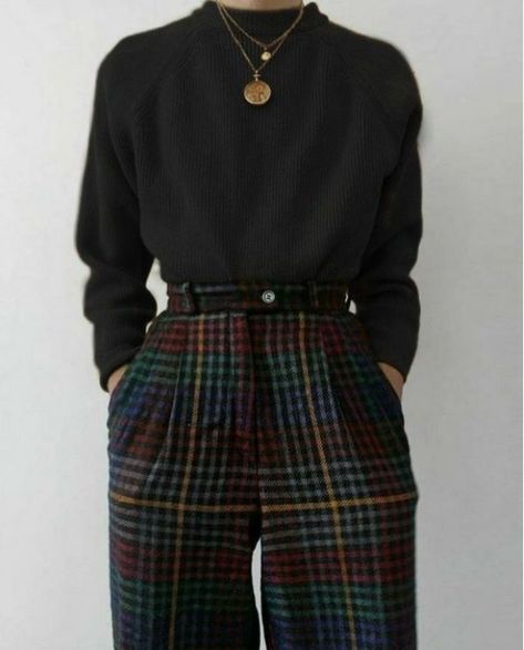 Noir Outfit Aesthetic, Shocker Outfit Women, Cottage Core Business Outfits, Style Inspiration Dark Academia, Aesthetic Unisex Outfits, Whimsical Dark Academia Outfits, Back To The Office Outfits, Alternative Work Outfit Professional, Teacher Outfits Masc