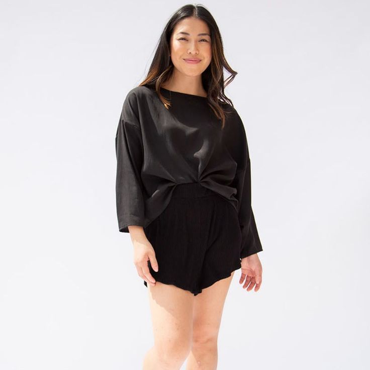 Never Worn Size M/L Black Lyocell Cropped Pullover With 3/4 Length Sleeves, A High Neck Boat Collar, And A Dropped Shoulder Sleeve. M/L Flat Measurements Bust: 26.25″ Hips: 25″ Length: 22.25″ Https://Hackwithdesignhouse.Com/Product/Hdh-Basics-Cropped-Pullover/ Black Casual Long Sleeve Top For Summer, Casual Black Long Sleeve Top For Summer, Relaxed Black Oversized Tops, Black Relaxed Tops For Spring, Relaxed Black Tops For Spring, Black Relaxed Fit Long Sleeve Top For Spring, Spring Black Long Sleeve Top With Relaxed Fit, Black Oversized Top With 3/4 Sleeves, Oversized Black Top With 3/4 Sleeves