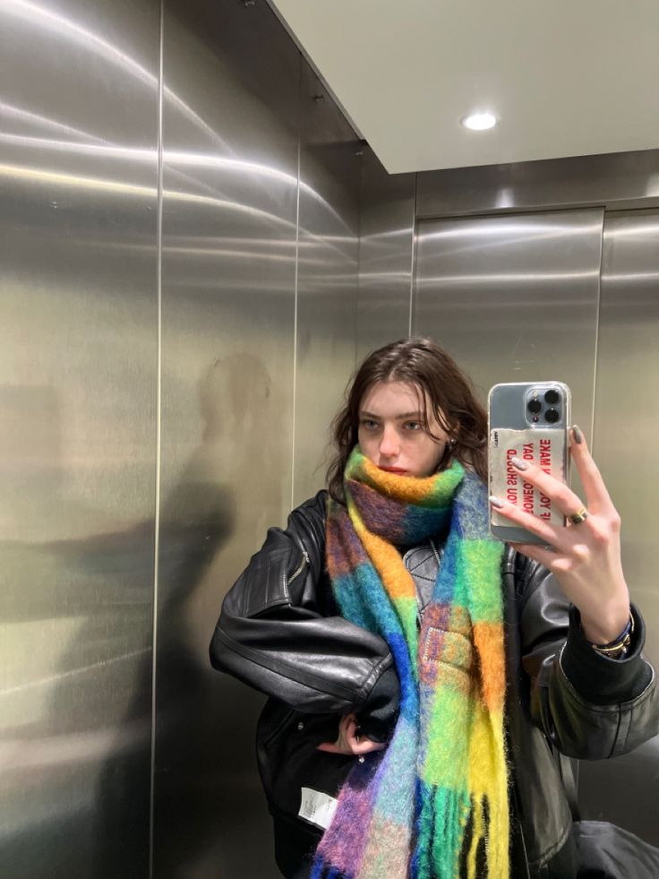 Big Colorful Scarf, Chunky Colorful Scarf, Colorful Scarf Outfit Winter, Big Chunky Scarf, Leather Jacket Scarf Outfit, Big Scarf Outfit Chunky Scarves, Colourful Scarf Outfit, Big Leather Jacket Outfit, Big Leather Jacket