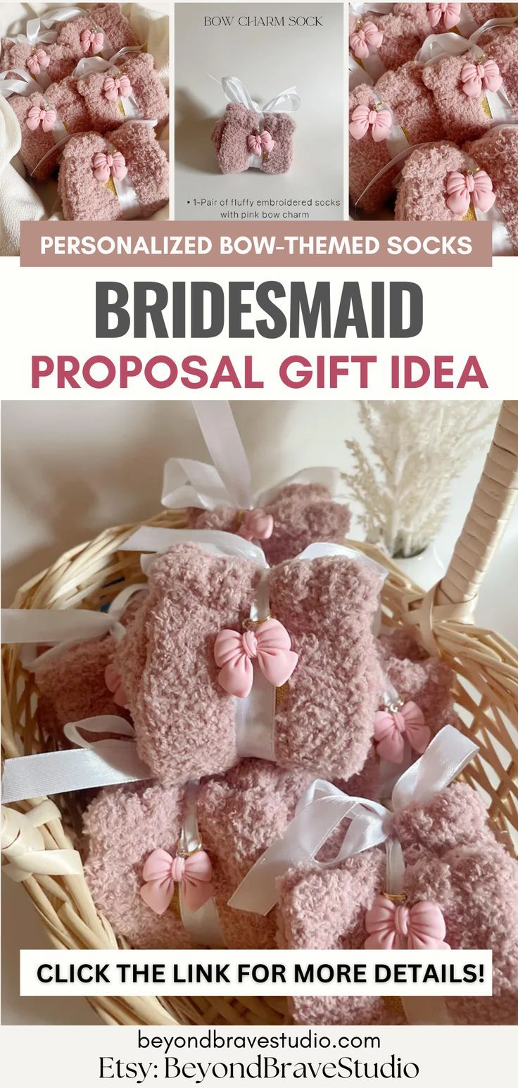 the bridesmaid gift idea is shown in pink and white yarn with bows on it