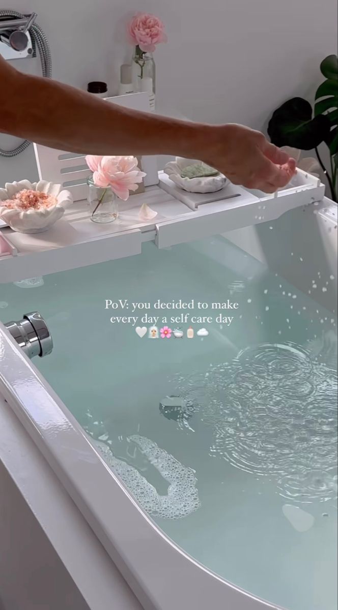 Bath Aesthetic, Shower Skin Care, Design Room, Healthy Girl, Healthy Lifestyle Inspiration, Shower Routine, Dream Lifestyle, روتين العناية بالبشرة, Self Care Activities