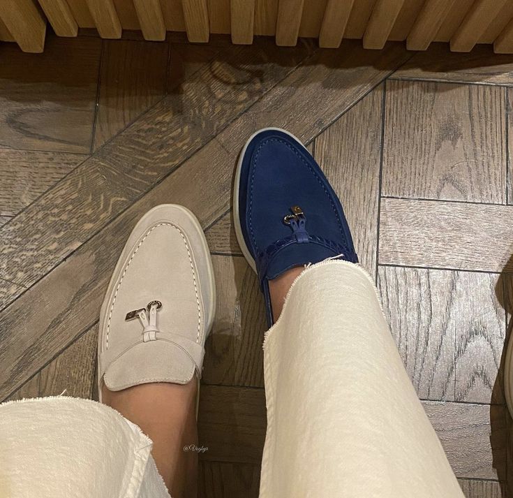 Loro Piana Shoes, Dubai Life, Elegant Shoes, Loro Piana, Cute Love Couple, Couple Aesthetic, Inspirational Books, Instagram Aesthetic, Old Money