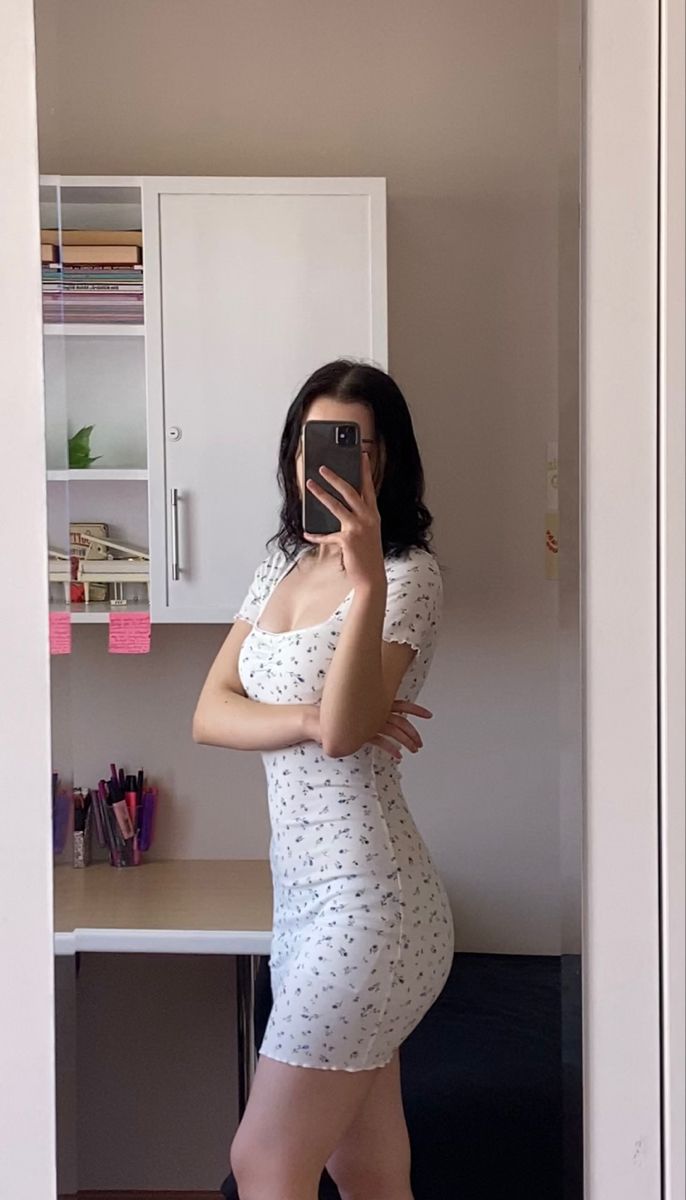 Body, bodybuilding, hourglass body, aesthetic, mirror selfie, fairy, cottagecore, flower dress Bodybuilding Aesthetic, Fake Photo Short Hair, Cute Photo Poses, Cottage Core Dress, Beautiful Eyes Pics, Fairy Cottagecore, Draping Fashion, Bollywood Outfits, Full Body Massage