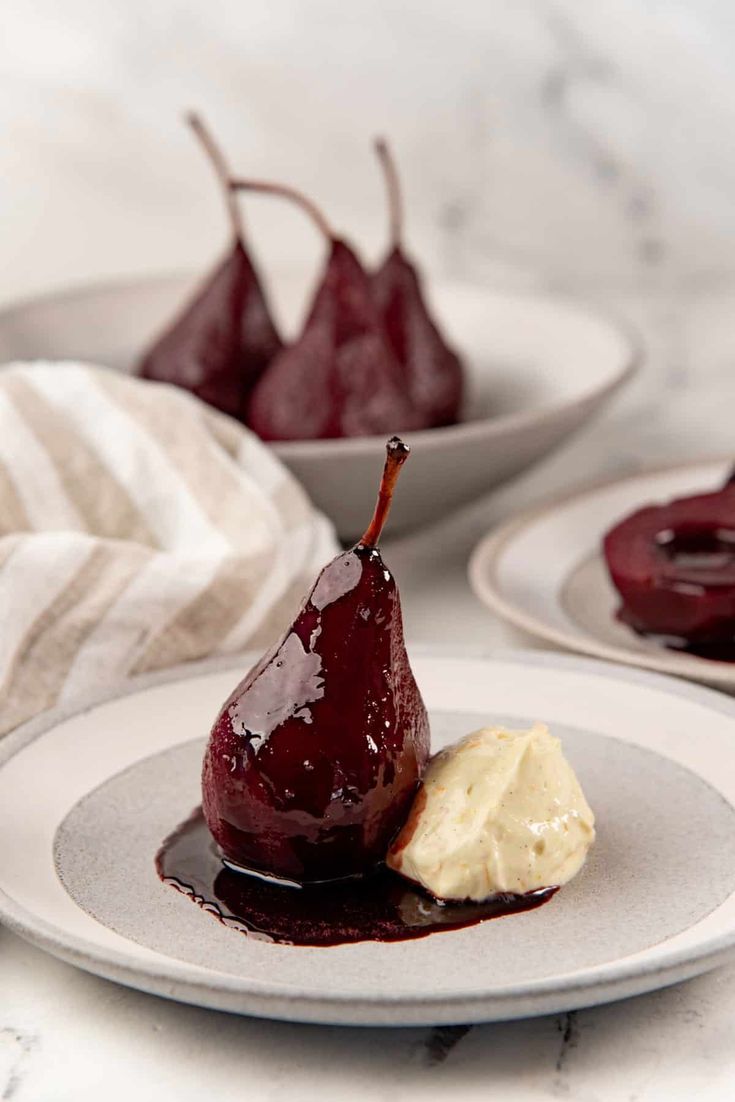 The Best Red Wine Poached Pears - The Flavor Bender Easy Pear Dessert, Poached Pears Dessert, Red Wine Poached Pears, Red Wine Dessert, Pear Recipes Easy, Pears In Red Wine, Wine Syrup, Poached Pears Recipe, Pear Wine