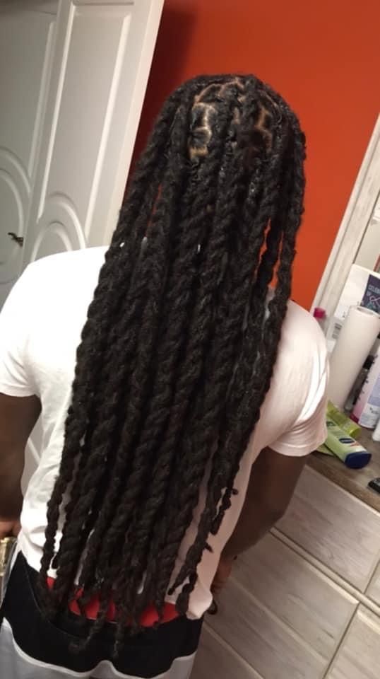 Men Locs, Mens Dreadlock Styles, Dreadlocks Hair Care, Dreads Styles For Women, Hair Stripes, Dread Hairstyles For Men, Braid Styles For Men, Long Dreads, Dreadlock Hairstyles For Men