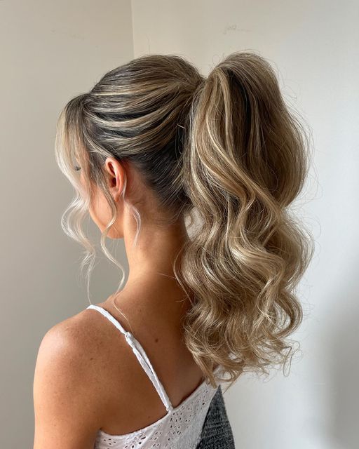 RACHEL JONES | Calgary Bridal Hair & Educator on Instagram: "POWER PONY 2024 INSPO 🫶🏻  This was a Big request last season not only for bridesmaids but also other stylists!   Truly one of my favorite styles to create for a gorgeous summer wedding   We were able to add lots of height AND a veil 😍  A fundamental with this styles is overall teasing… and I’m not necessarily referring to the pony 🫣  The W H O L E head will have texture, product and volume->   So it W I L L last all night long 🙌🏻  Would you wear this style to a wedding?" Long Maid Of Honor Hair, Bridesmaid Power Pony, Bridal Long Ponytail, Bride Hairstyles Updo Ponytail, Ponytail Bridal Hair With Veil, Wedding Hairstyles Updo Ponytail, Slick Back Pony Wedding Hair, Pony Hairstyles For Medium Hair, Bridesmaid Party Pony