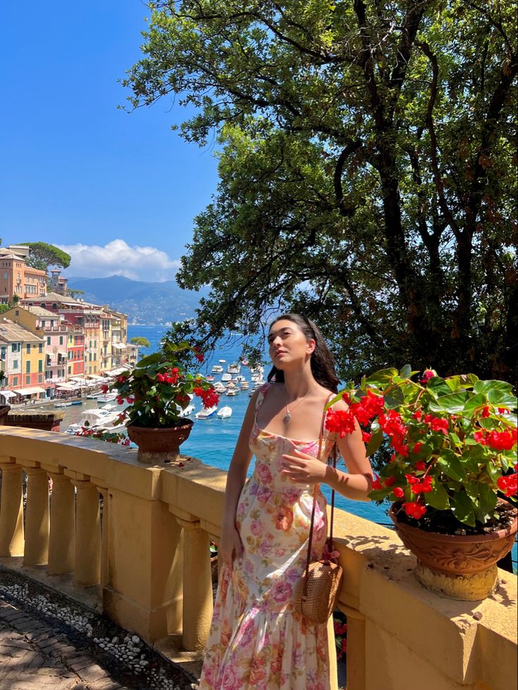 Old Money Summer Aesthetic, European Girl Aesthetic, Italian Summer Aesthetic Outfit, Italian Aesthetic Fashion, Italy Aesthetic Girl, Summer Aesthetic Fashion, Italian Fashion Summer, Fashion Old Money, Italian Summer Aesthetic