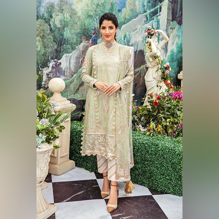 Brand New! Lawn Outfit With Beautiful Embroidered Duppatta. Semi Formal Look! Perfect For Eid, Parties! Chest 21 Length 44.5 Garden Of Eve, Branded Clothes, Designer Brands Fashion, Brand Clothes, Pakistani Dress, Lawn Suits, Organza Dupatta, Pakistani Designers, Suit Fabric