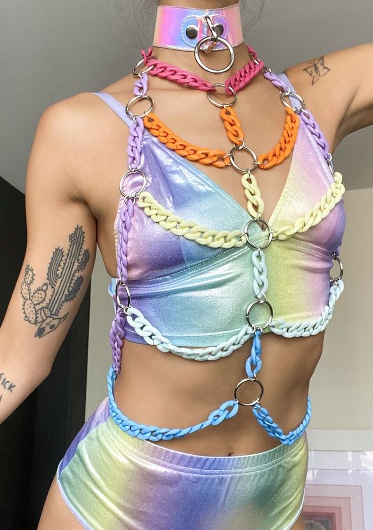 Rainbow Harness, Rave Fit, Chain Harness, Festival Outfits Rave, Rave Gear, Rave Accessories, Outfits Rave, Rave Outfit, Pride Outfit