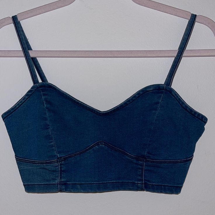 Woman's Size Medium Never Worn - Only Tried On - Nwot Brand New Without Tags No Flaws Or Damages Fitted Denim Blue Crop Top, Fitted Denim Blue Cotton Crop Top, Cropped Dark Wash Stretch Tops, Dark Wash Stretch Cropped Tops, Dark Wash Cropped Stretch Tops, Fitted Cotton Crop Top In Medium Wash, Trendy Stretch Medium Wash Crop Top, Medium Wash Cotton Crop Top, Trendy Medium Wash Stretch Crop Top