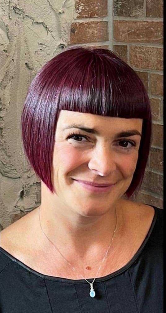 Boy Cut For Women, Bowl Cut Hair, Curly Hair For Women, Womens Bob Hairstyles, Micro Bangs, Hair Bobs, Shaved Bob, Hair Color Idea, Bobbed Hair