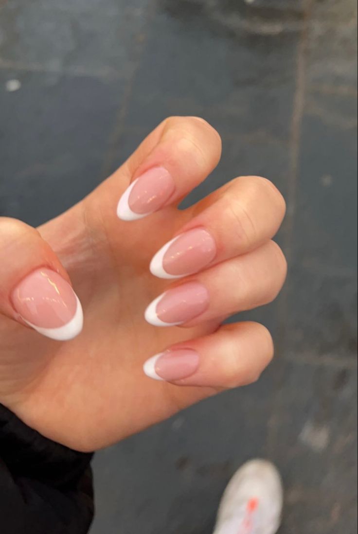 French Tip Nail Ideas With Design, Simple Gel Nails For School, Back To School Nails Oval, Cute Back To School Nails For 6th Grade, Small Almond Nails Acrylic French Tip, Builder Gel Nails French Tip, Short Nails For 10-11, Short Oval French Tip Nails With Design, Cute Nails For Middle Schoolers