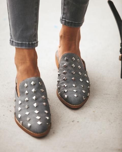 Grey Loafers, Mode Shoes, Loafers Outfit, Studded Loafers, Dr Shoes, Glass Slippers, Tim Walker, Heart Shoes, Loafer Women