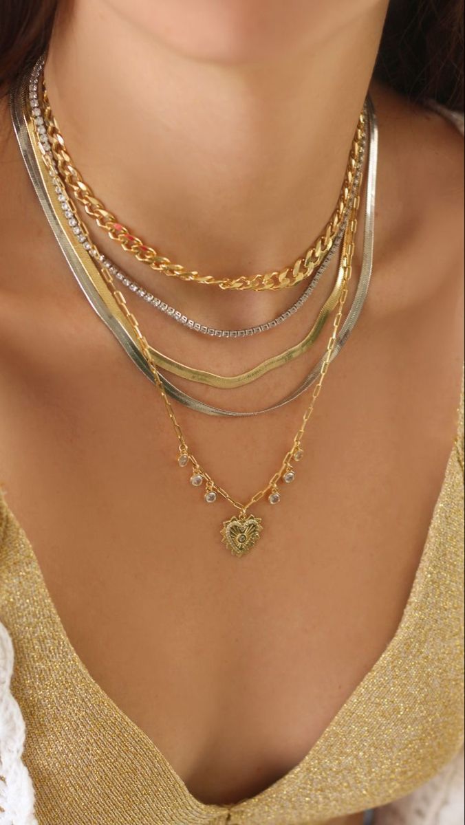 Jewelry Mix Gold Silver, Gold And Silver Necklaces Layered, Gold Silver Jewelry Mix, Silver And Gold Necklace Layering, Gold And Silver Mixed Jewelry, Gold And Silver Jewelry Mixed, Gold And Silver Jewelry Together Mixed Metals, Mix Gold And Silver Jewelry, Gold Silver Jewelry Mix Jewellery