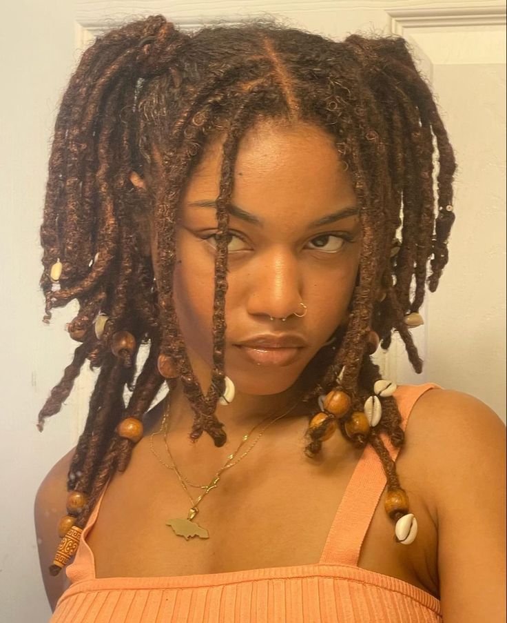 Cabello Afro Natural, Dreads Girl, Short Locs Hairstyles, Dreadlock Styles, Dreads Styles, Pelo Afro, Hairdos For Curly Hair, Hair Locks, Dread Hairstyles