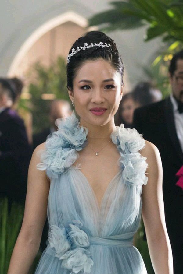 Constance wu Crazy Rich Asians Crazy Rich Asians Wedding, Rich Asian Fashion, Rachel Chu, Ellie Kemper, Blue Tulle Dress, Constance Wu, Asian Style Dress, Crazy Rich Asians, Crazy Rich