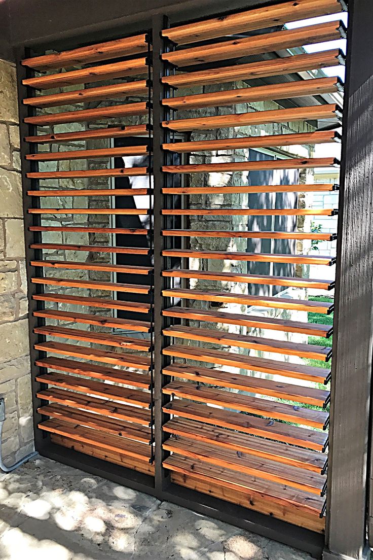 Outdoor Privacy Screens - Ever feel like you're wasting your time looking? Click to get what you desire from one of the worlds largest online retailer! Act IMMEDIATELY! Louvered Fence, Privacy Wall Outdoor, Board On Board Fence, Luxury Balcony, Diy Privacy Screen, Patio Privacy Screen, Deck Privacy, Balcony Ideas Apartment Outdoor, Privacy Fence Designs