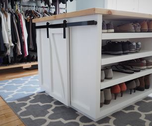 a shoe rack in the middle of a room filled with shoes