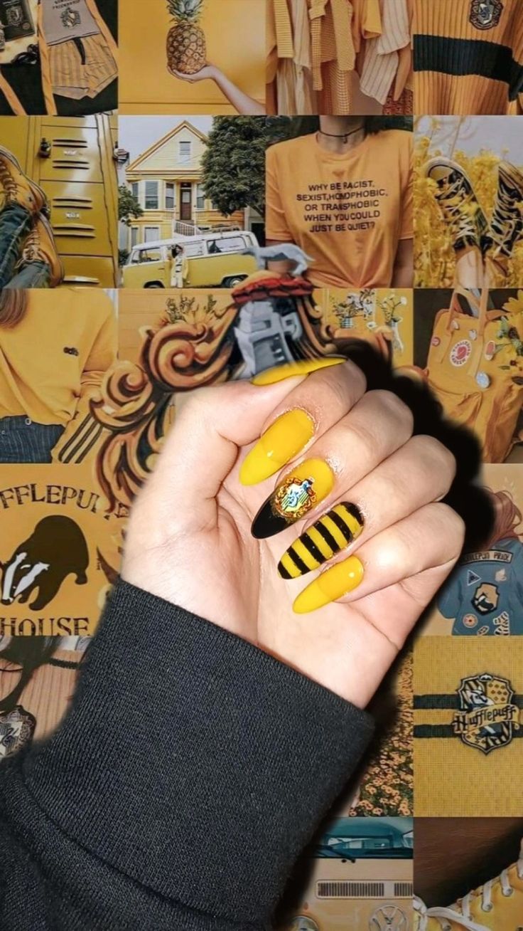 Harry Potter Hufflepuff Nails, Hufflepuff Nail Designs, Hufflepuff Nail Art, Hogwarts Nails, Hufflepuff Nails, Hogwarts Hufflepuff, Potter Nails, Harry Potter Nail Art, Harry Potter Nails