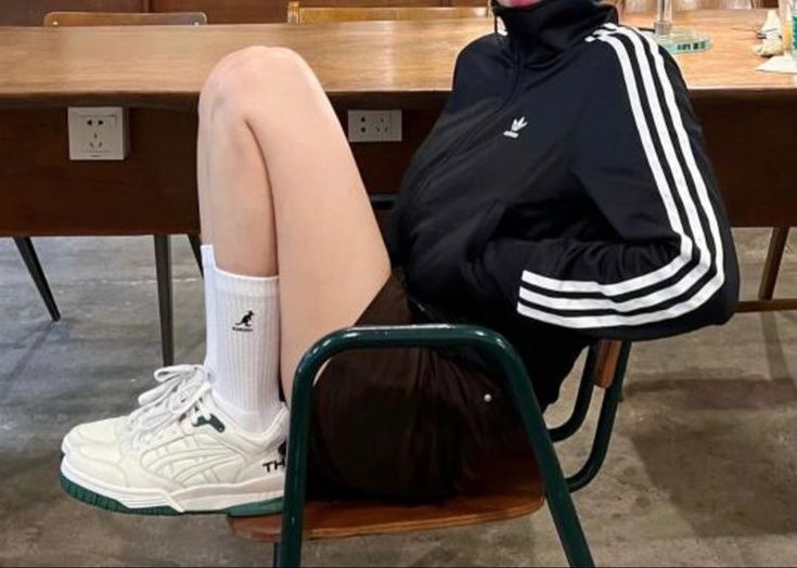 Korean Sporty Outfits, Outfit Adidas, Adidas Outfit, Aesthetic Outfit, Sporty Outfits, 가을 패션, Fashion Aesthetic, Casual Style Outfits, Sporty Style