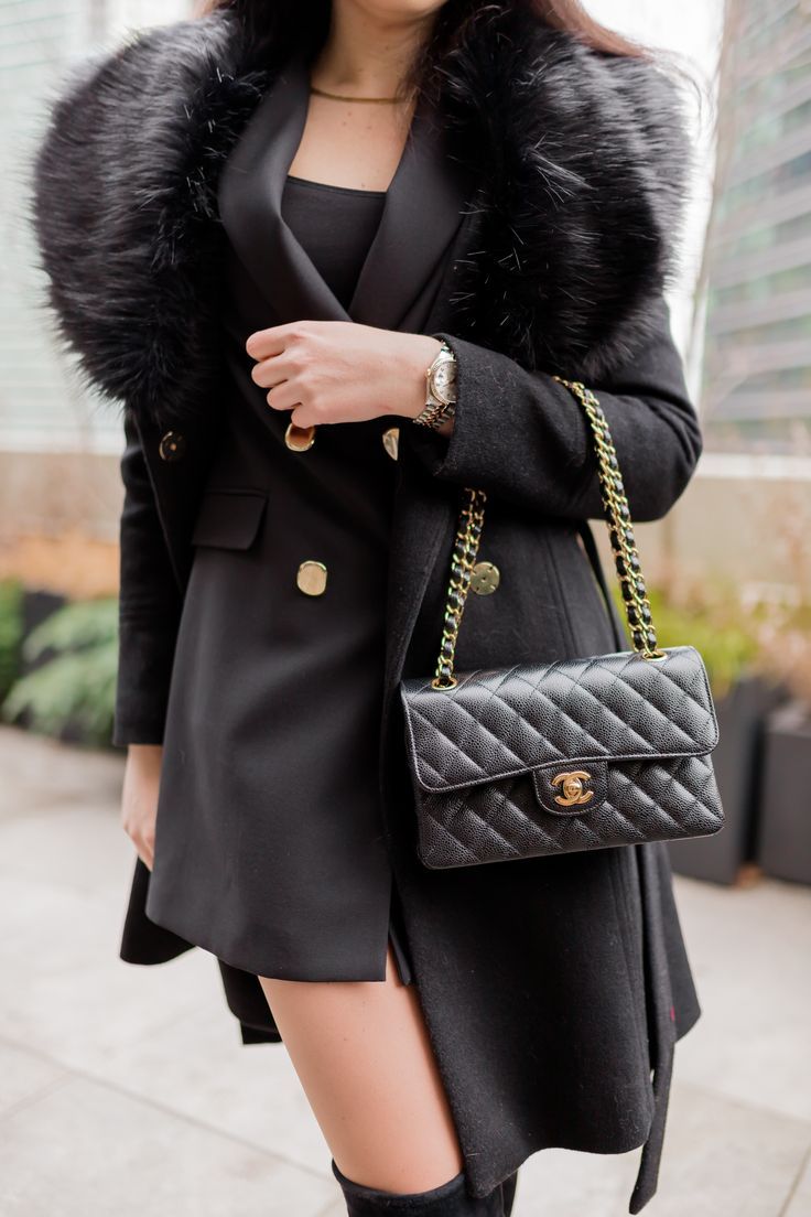 A woman wearing a black dress with a classic black coat and a black chanel bag representing how to build a classic wardrobe for women. Casual Comfy Fall Outfits, Dress Ideas Casual, Fall Dress Ideas, Autumn Wardrobe Essentials, Cool Fall Outfits, Outfits 2023 Fall, Fall Outfits 2023, Ysl Handbags, Designer Handbag Brands