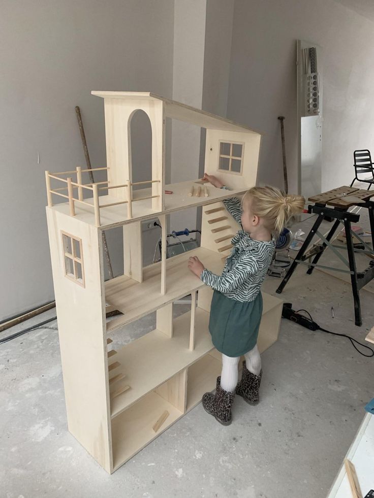 Wooden Barbie House, Dollhouse Furniture Plans, Diy Barbie House, Doll House Plans, Basement Design Ideas, Modern Dollhouse, Wooden Dollhouse, Barbie Diy, Baby Diy