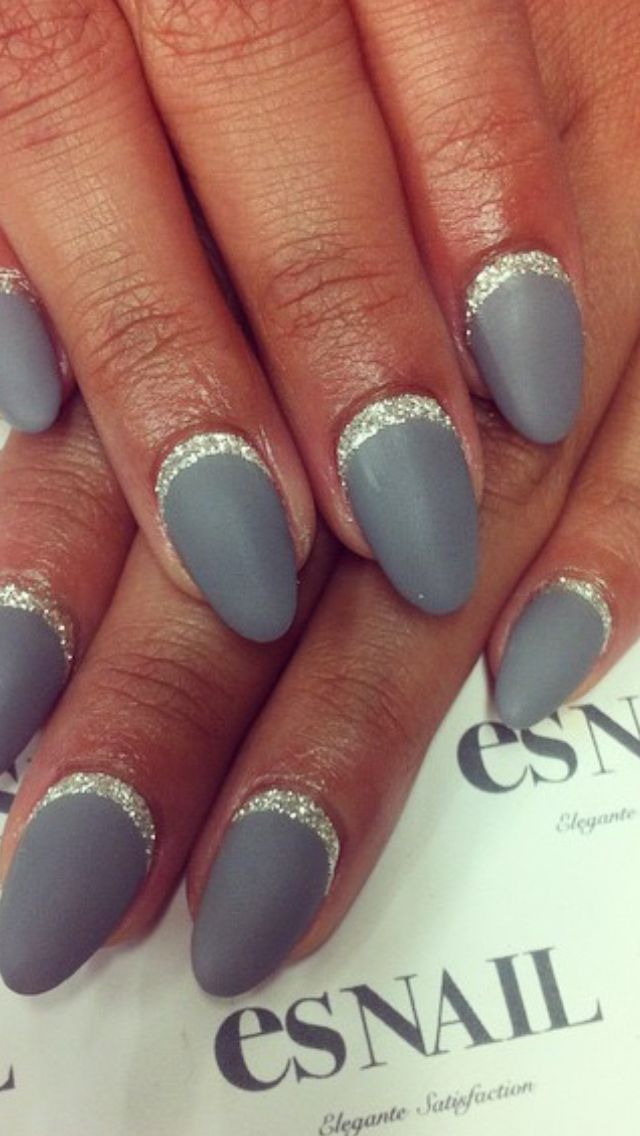 Matte grey nails Dark Grey Matte Nails, Christmas Nails Grey, Dark Grey Nail Ideas, Matte Winter Nails, Gray Matte Nails, Shades Of Grey Nails, Matte Gray Nails, Matte Grey Nails, Dark Grey Nails