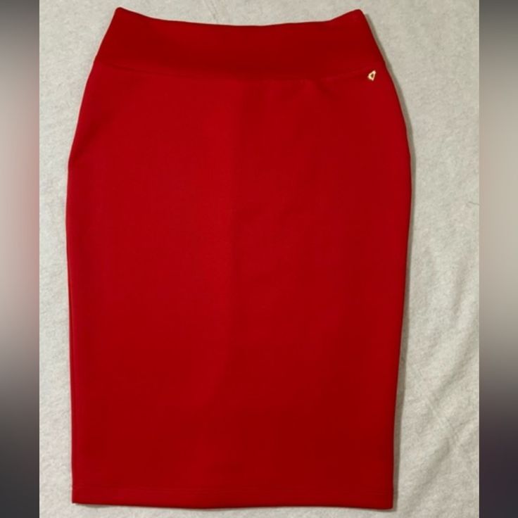 Pre Owned Never Worn Talia Sodi Small Red Stretch Midi Elegant Red Fitted Mini Skirt, Red Knee-length Mini Skirt, Elegant Red Lined Skirt Bottoms, Elegant Red Lined Skirt, Red Stretch Pencil Skirt, Red Midi Skirt For Work, Classic Red Skirt, Chic Red Mini Skirt For Formal Occasions, Chic Red Pencil Skirt