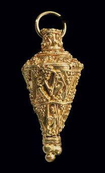 A ROMAN GOLD PENDANT | CIRCA 2ND CENTURY A.D. | Antiquities Auction | Ancient Art & Antiquities, jewelry | Christie's Ancient Roman Jewelry, Roman Artifacts, Ancient Jewels, Roman Jewelry, Ancient Jewellery, Historical Jewellery, Art Ancien, Roman Art, Ancient Jewelry