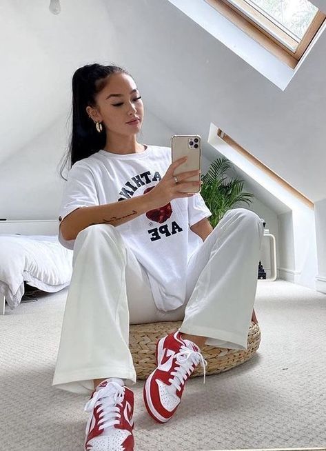 Dunks Outfit, Tomboy Style Outfits, Looks Black, Streetwear Fashion Women, Tomboy Fashion, Streetwear Women, Looks Style, Mode Inspiration, Streetwear Outfit