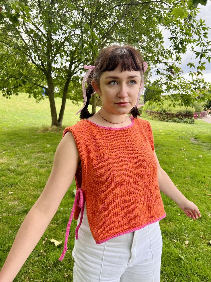 summer smock top — material grrrlz Knitted Vest Top Pattern, Chunky Knit Tank Top Pattern Free, Knit Side Tie Vest, Free Top Knitting Pattern, Knit Summer Clothes, Summer Crochet Tops Pattern, Easy Knit Summer Top Pattern Free, Cute Things To Knit For Beginners, Summer Crochet Vest