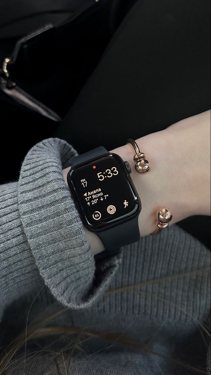 watchesmusthave #watchesnow 💡 Smartwatch Aesthetic, Fone Apple, Apple Watch Aesthetic, Apple Watch Fashion, Unique Watches, Apple Watch Se, Psychology Student, Iwatch Apple, Apple Watch Accessories